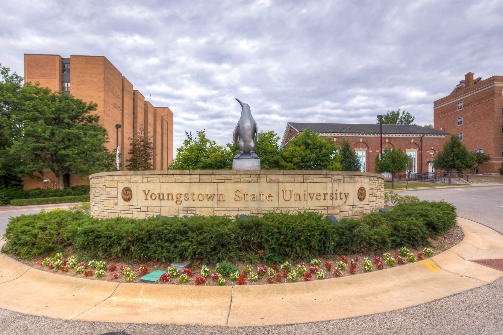 The University of Akron School of Law and Youngstown State University have updated an existing three plus three (3+3) Juris Doctor degree program agreement signed in 2017.